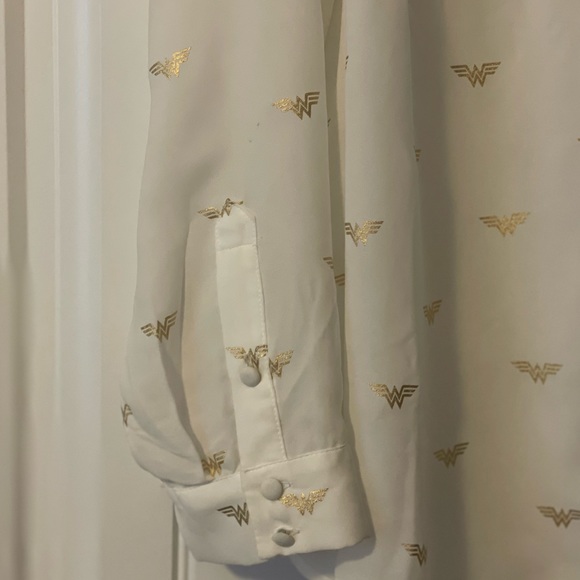 SOLD Torrid Madison Gold Wonder Woman Logo Button Blouse Plus Size 3x (22-24) - Picture 10 of 11